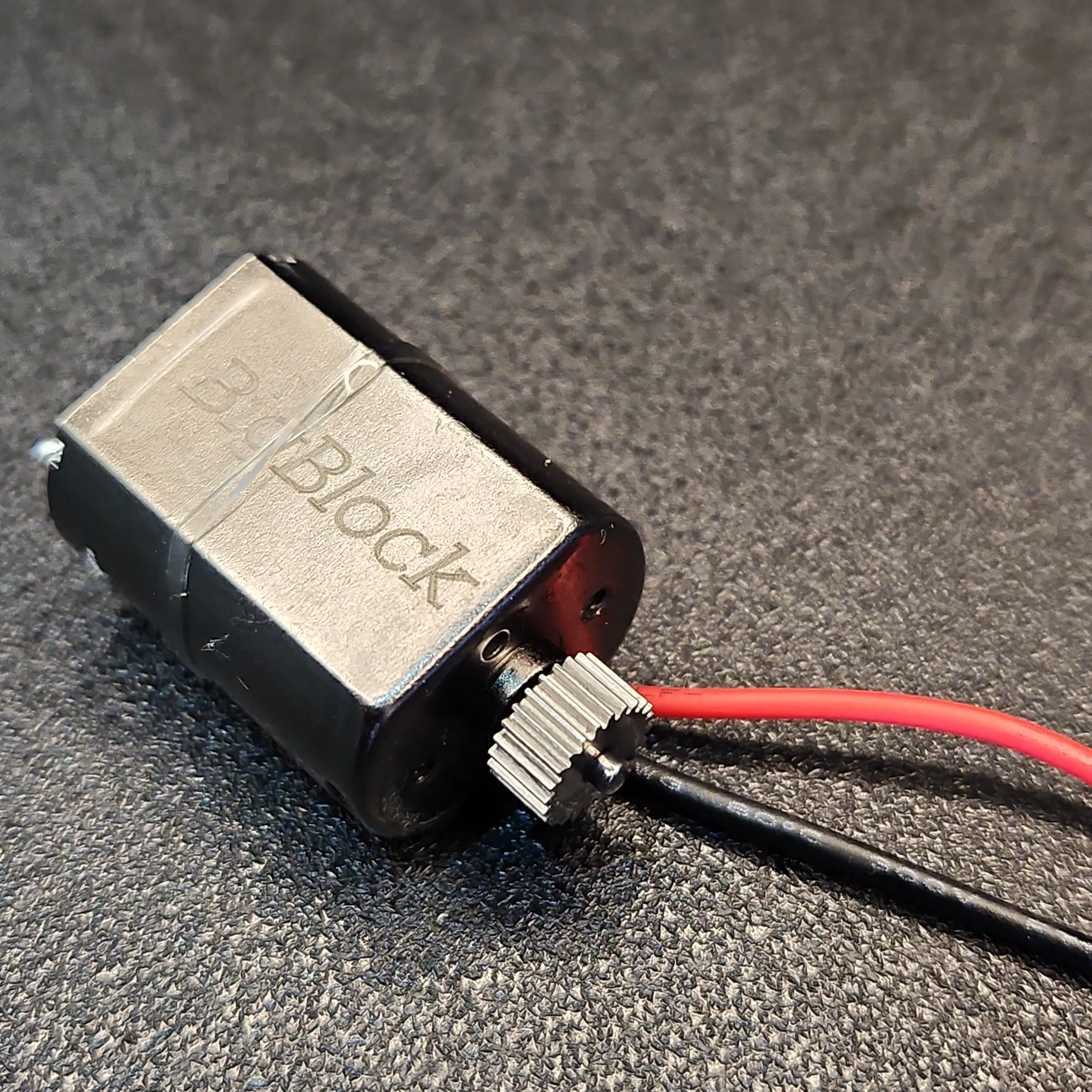 MoFo RC BigBlock Motor and Forward Facing Mount (Fits SCX24) - Image 14
