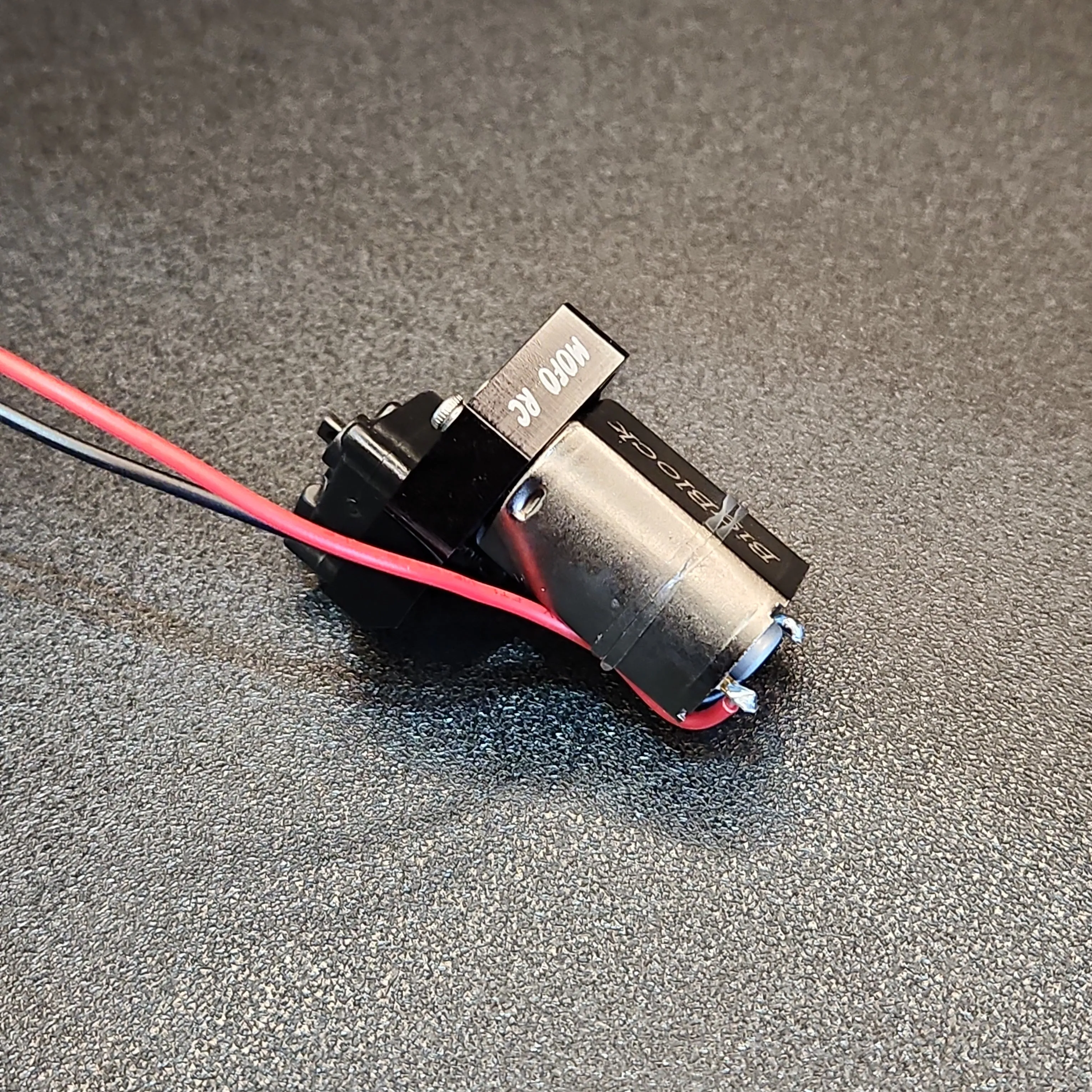 MoFo RC BigBlock Motor and Forward Facing Mount (Fits SCX24) - Image 3