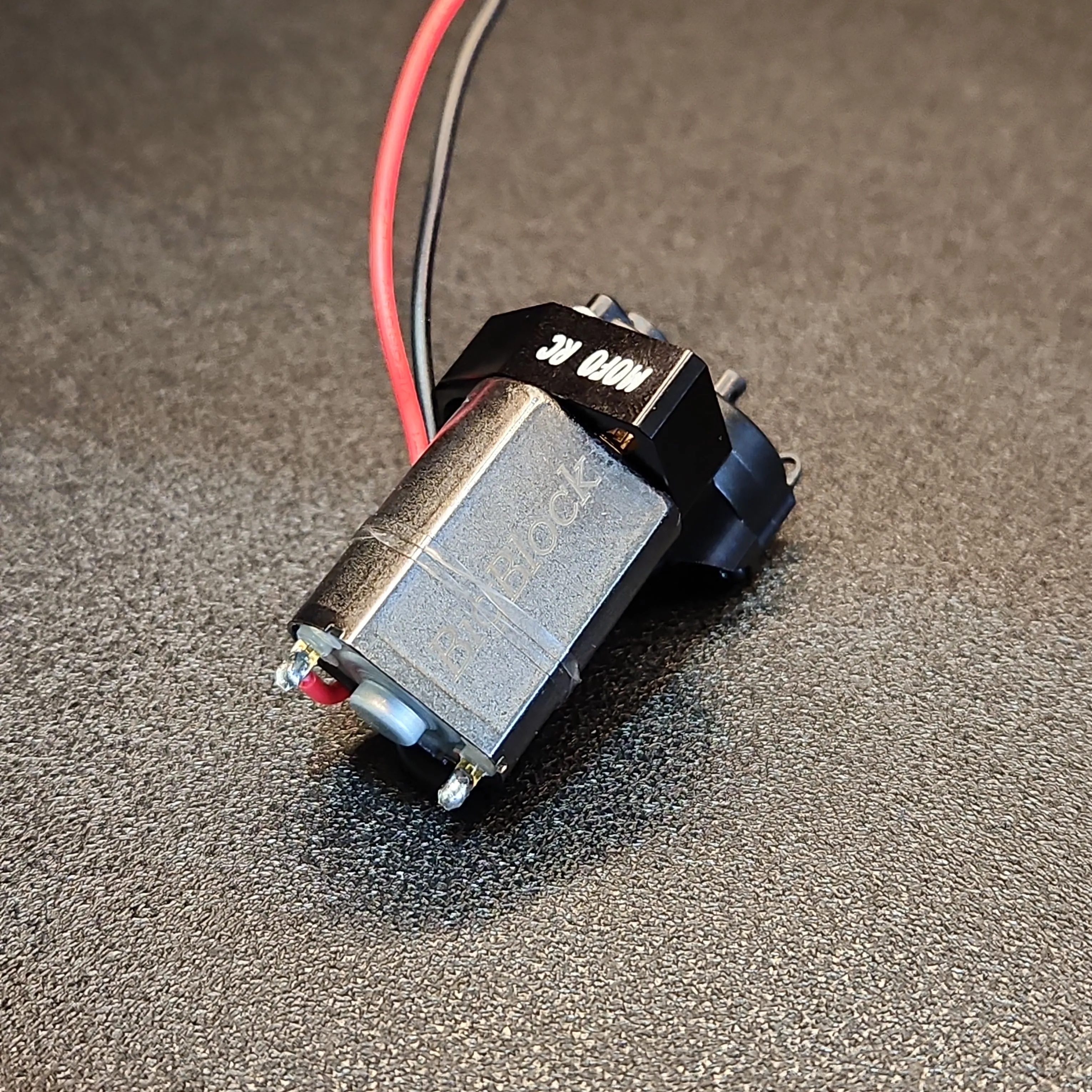 MoFo RC BigBlock Motor and Forward Facing Mount (Fits SCX24) - Image 5
