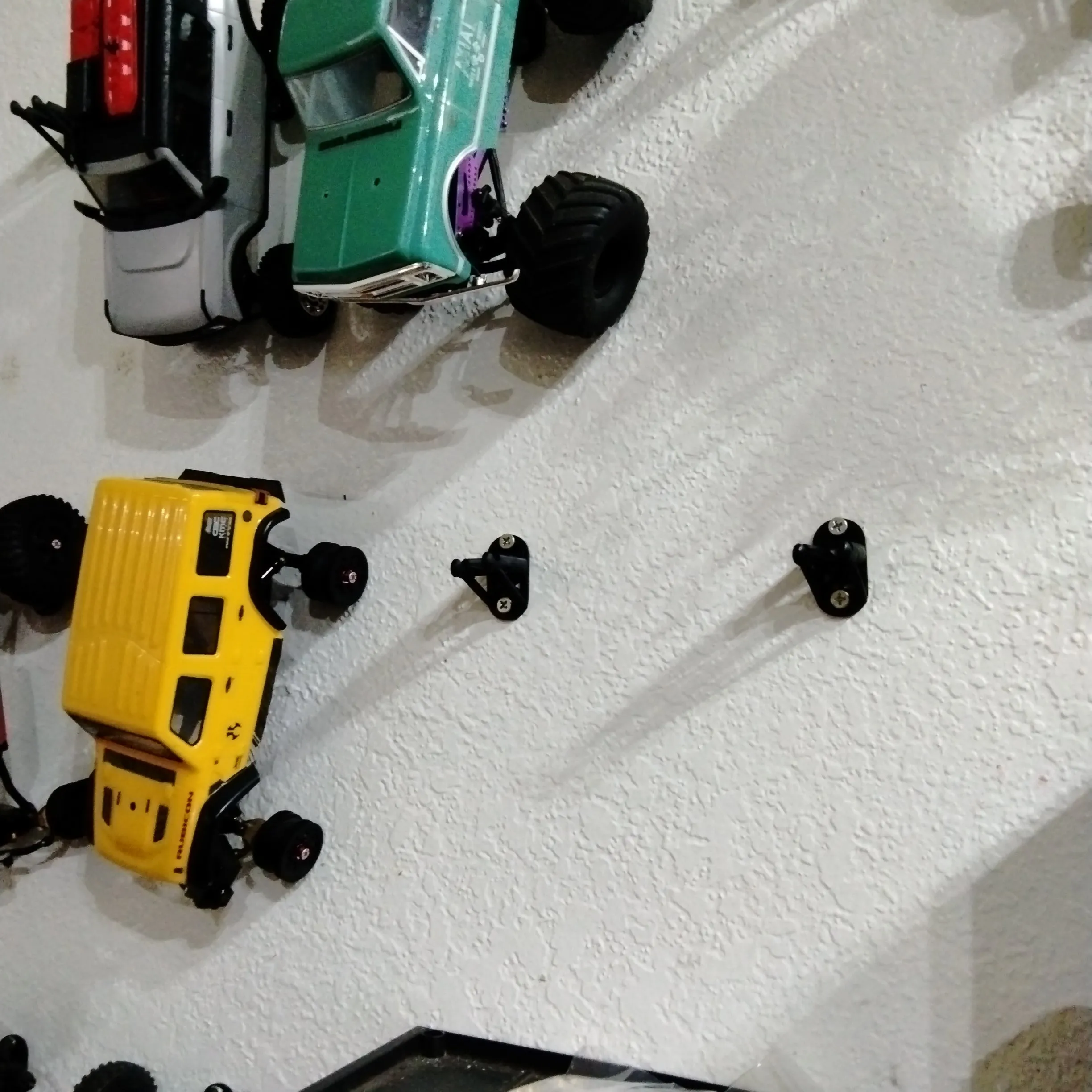 Wall Mounted Car Hangers | Pair of 2 Mounts - Image 3
